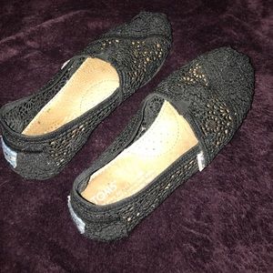 Toms size 6